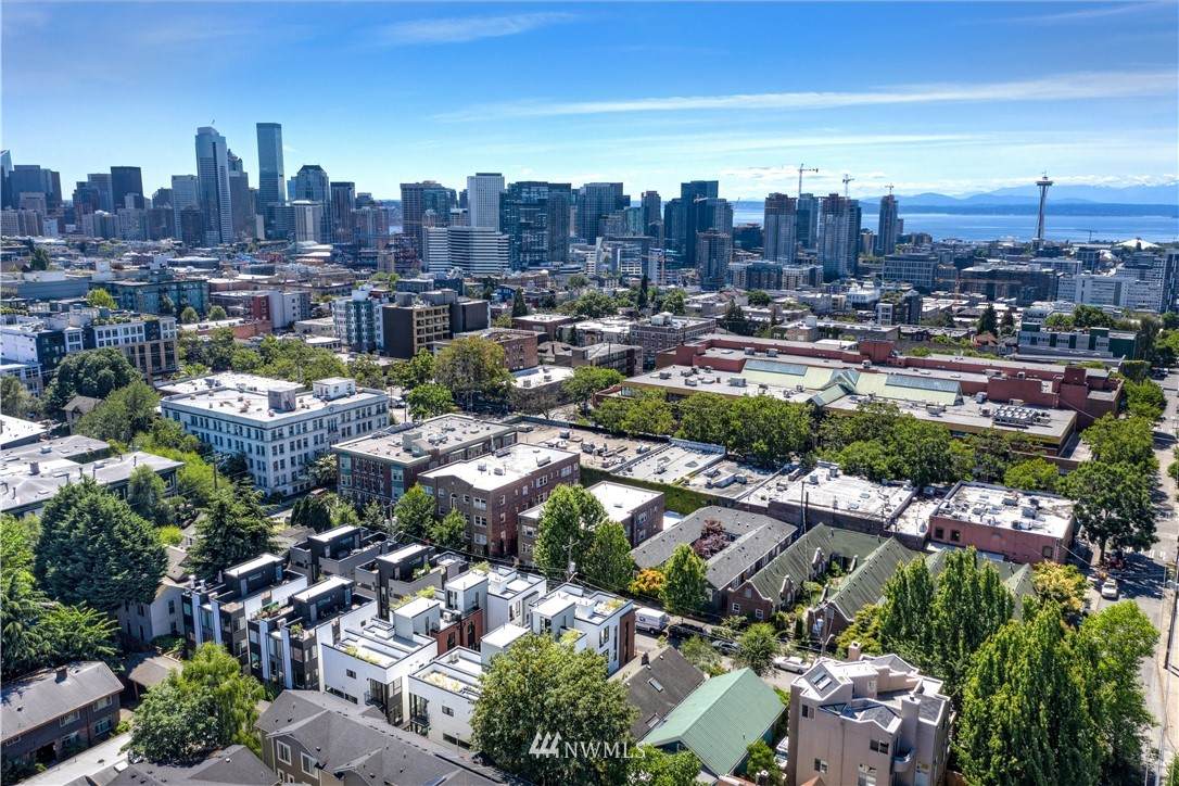 422 10 Avenue - Photo 1