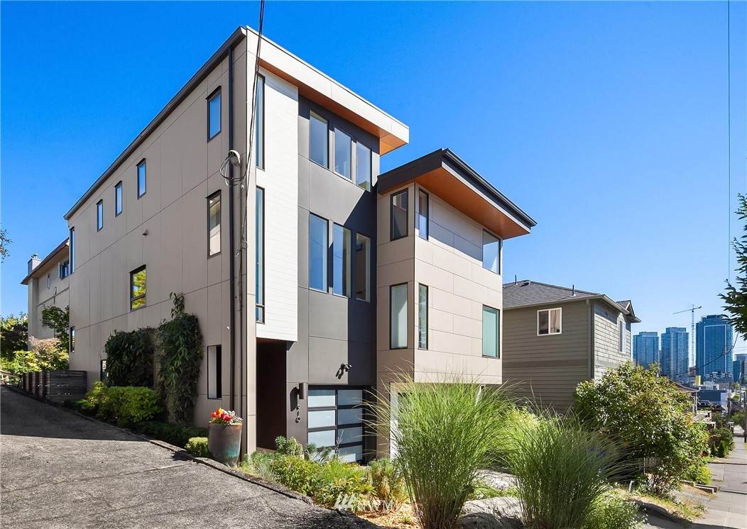 910 6th Avenue - Photo 1
