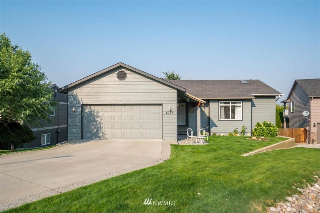 1017 Harrison Court - Photo 1