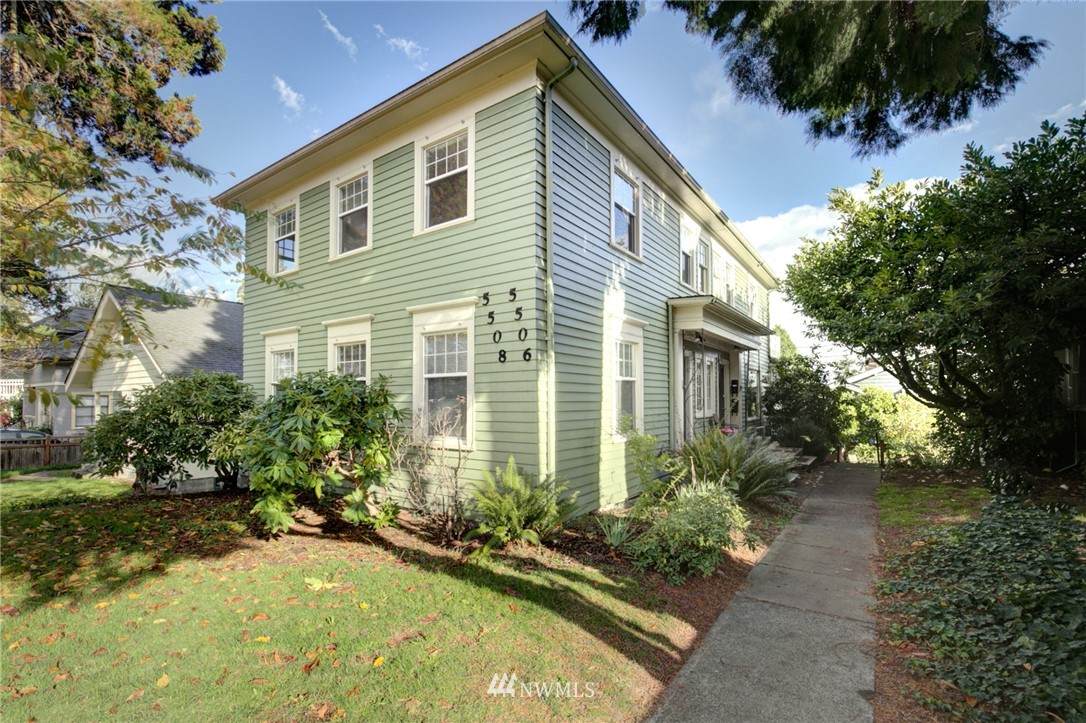 5506 17 Avenue - Photo 1