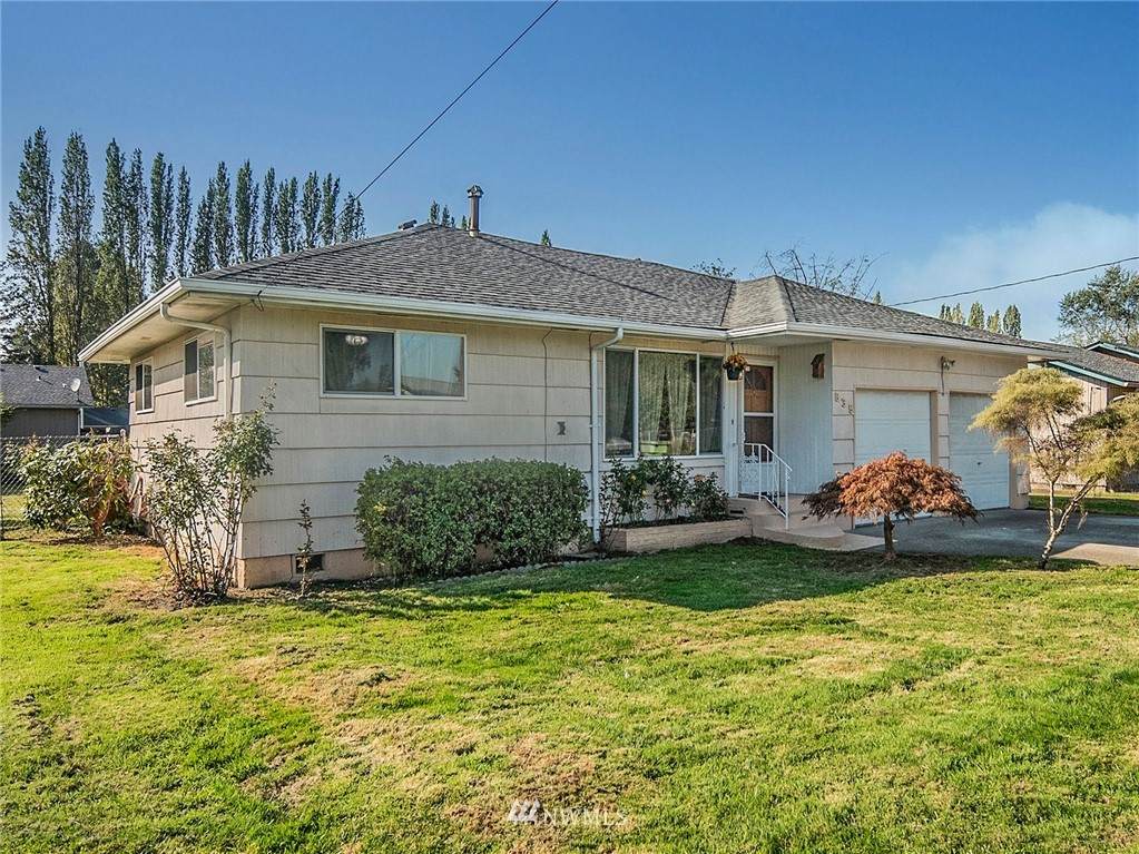 835 33rd Avenue - Photo 1