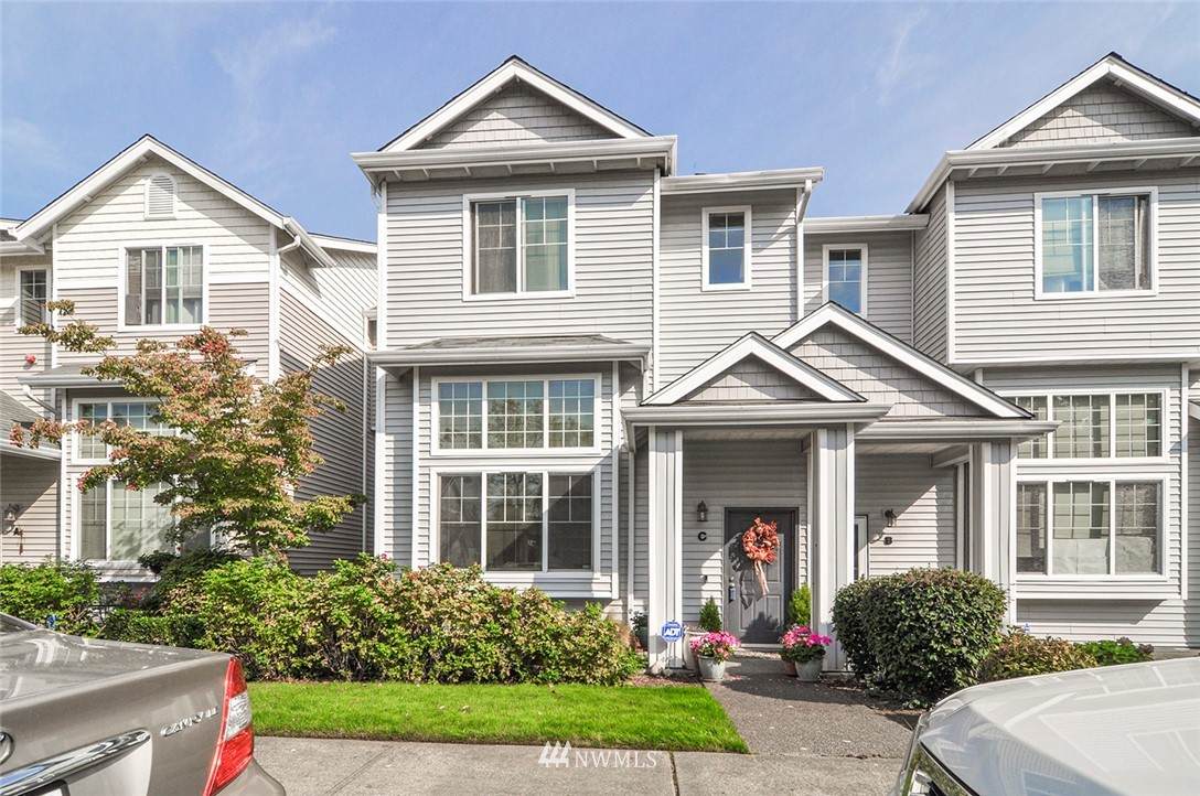 1105 63rd St - Photo 1