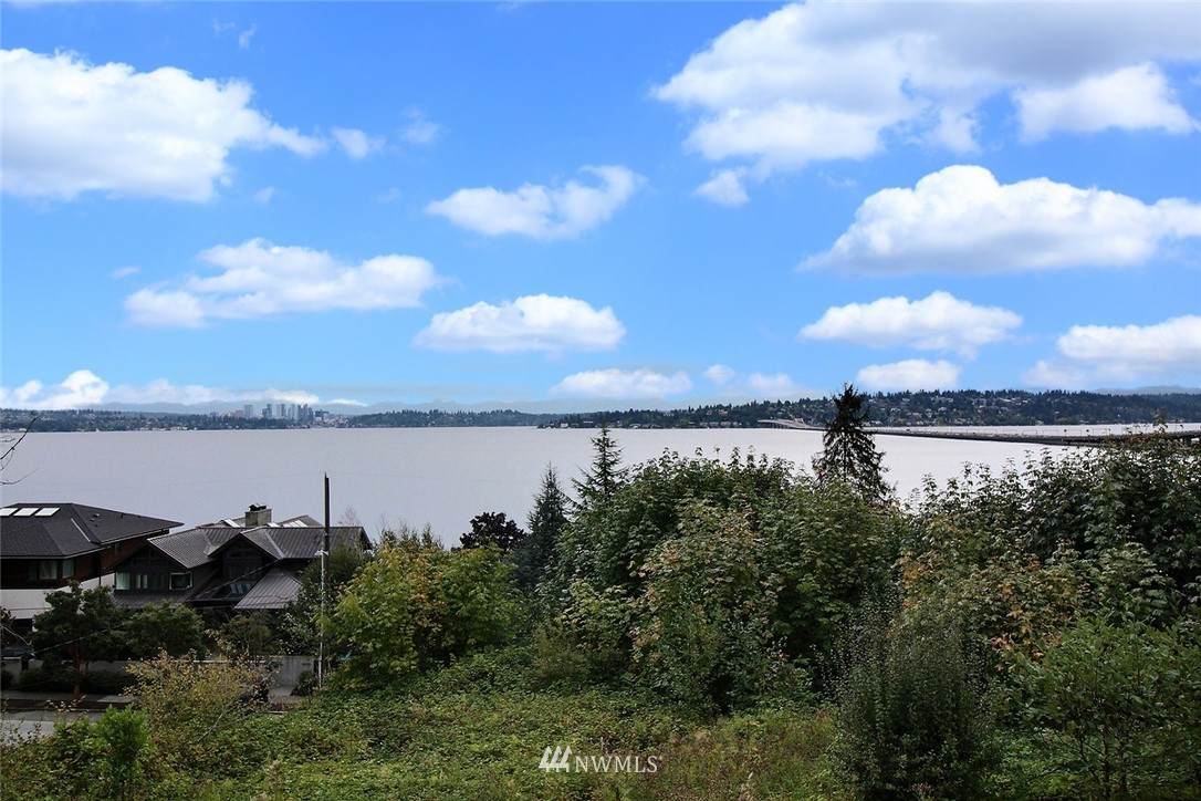 1101 Lakeside Avenue - Photo 1