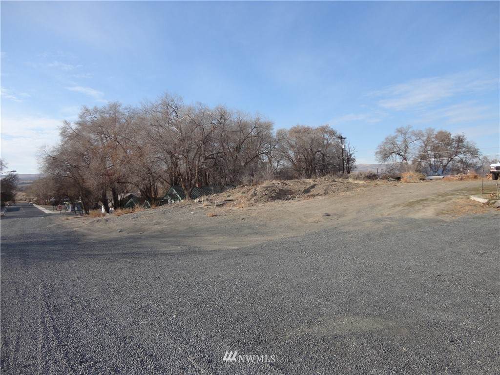 432 1st Avenue - Photo 1