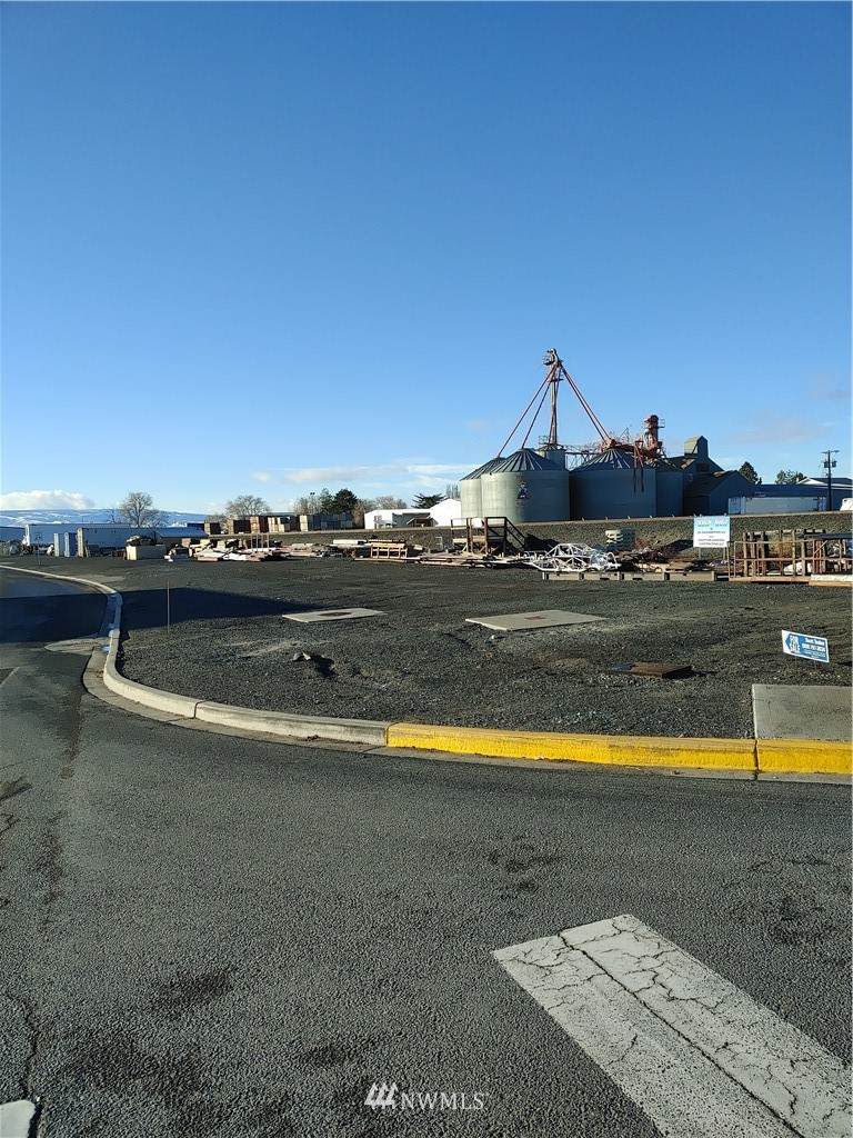 2 Division Street - Photo 1