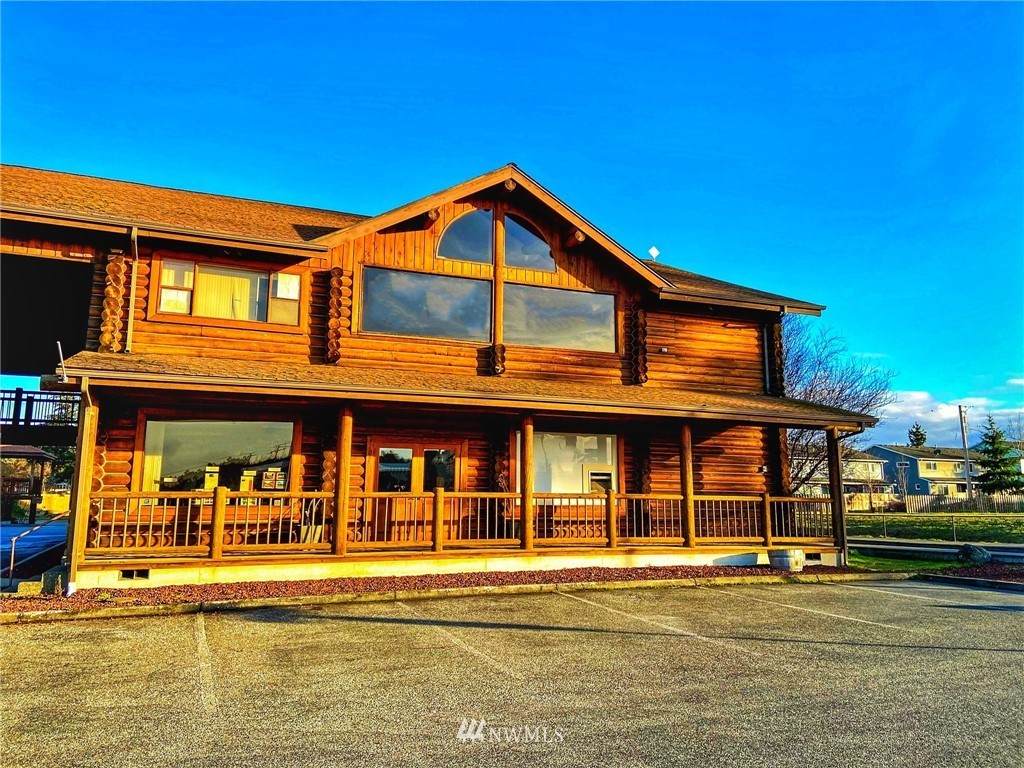 390 Midway Boulevard - Photo 1