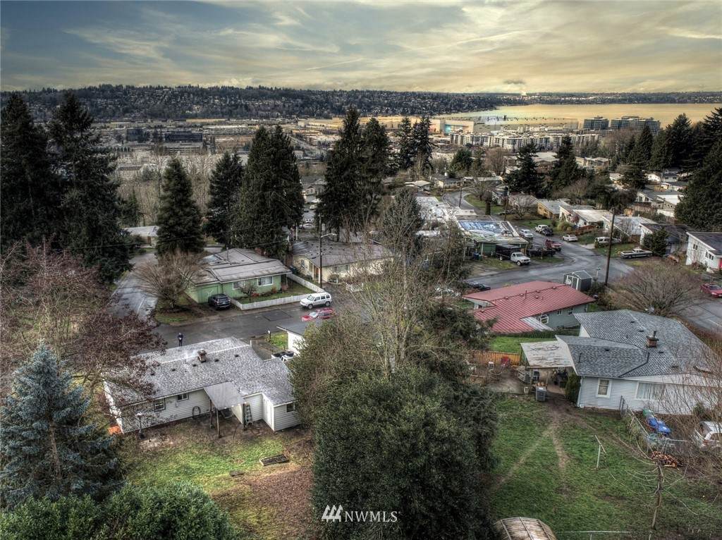 678 Camas Avenue - Photo 1