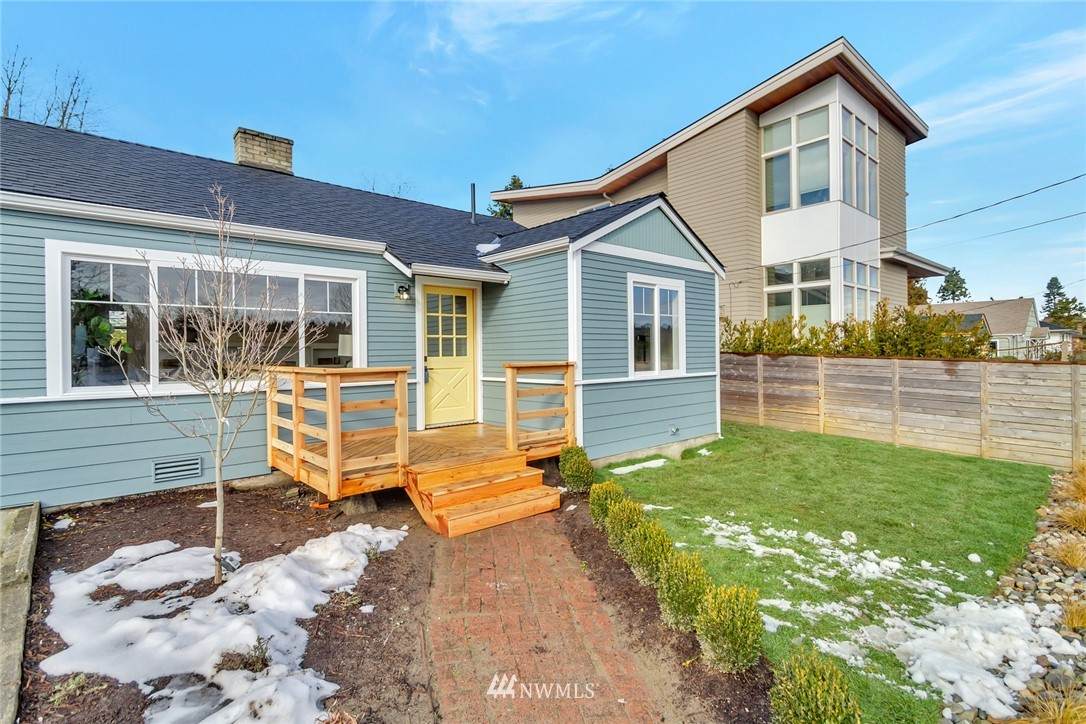 10317 9th Avenue - Photo 1