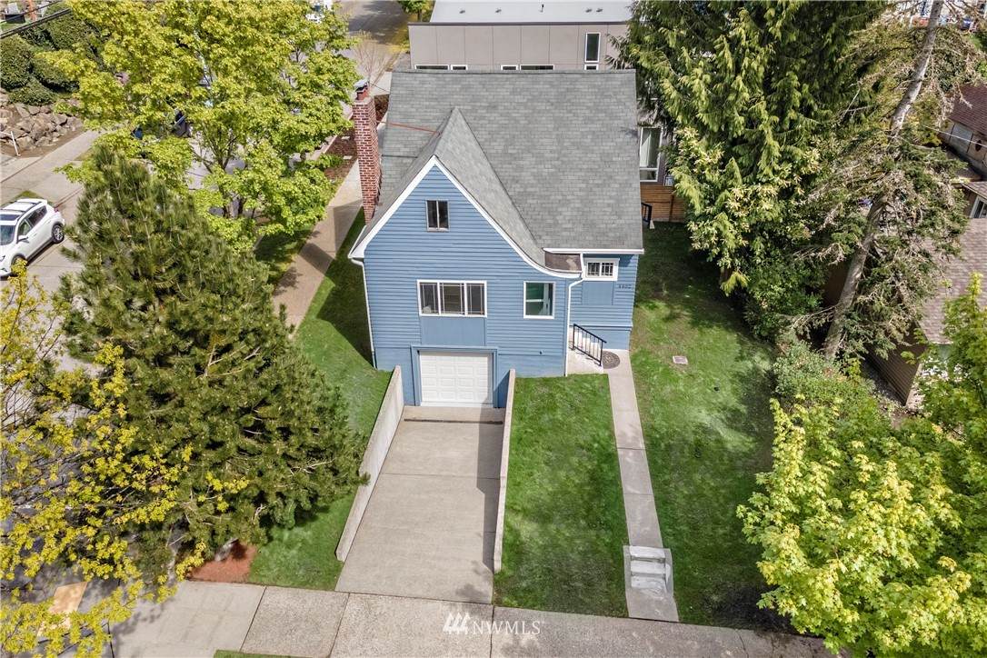 4402 40th Avenue - Photo 1