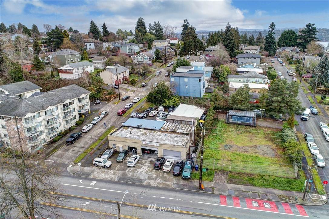 7100 Rainier Avenue - Photo 1