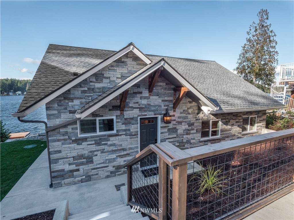 2221 Mason Lake Drive E - Photo 1