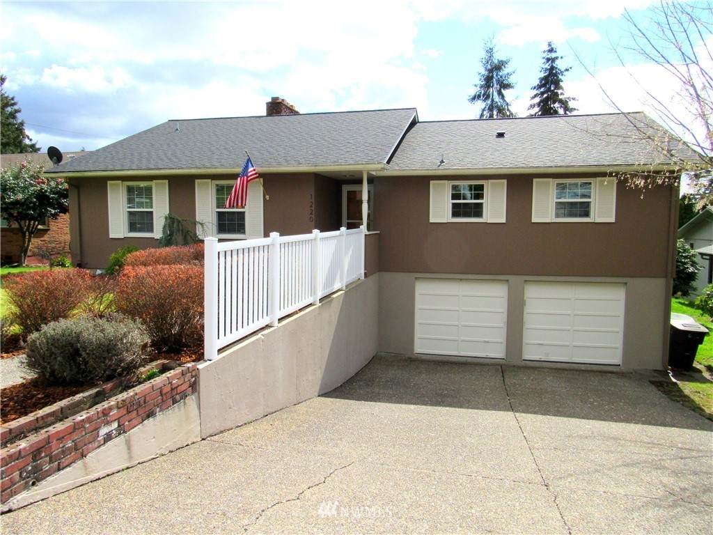 1220 Sycamore Place - Photo 1