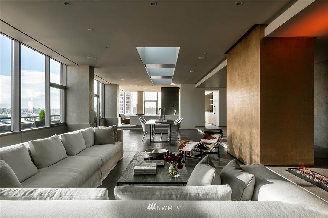715 2nd Avenue - Photo 1