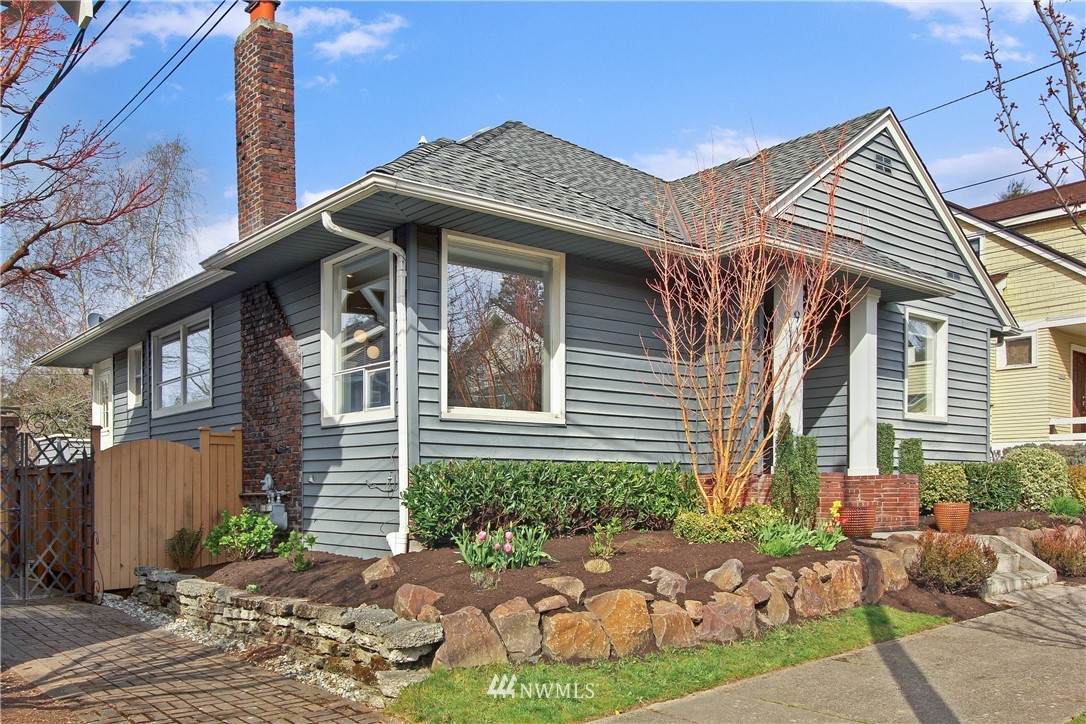 914 Halladay Street - Photo 1