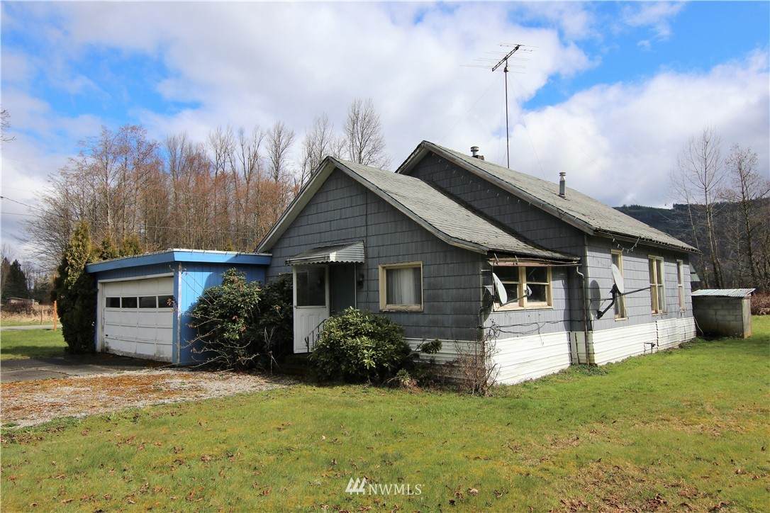 2890 Valley Highway - Photo 1