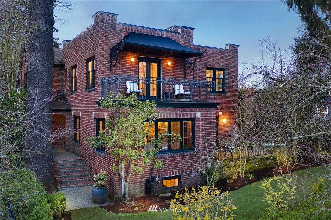 701 35th Avenue - Photo 1