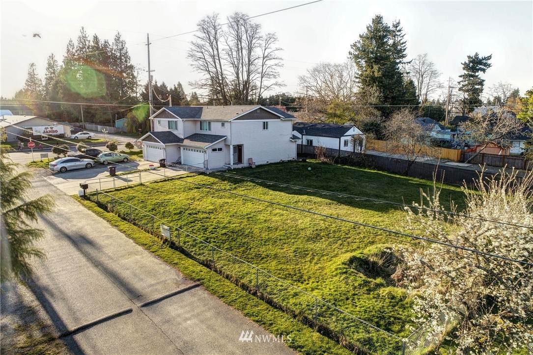 321 106th Street - Photo 1