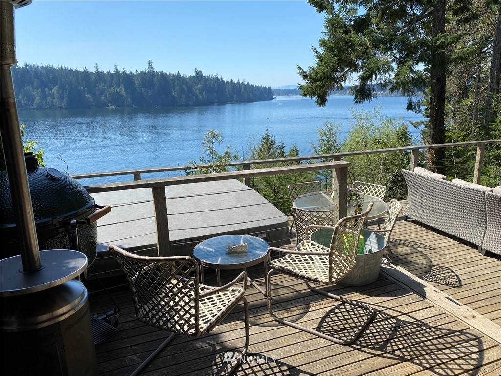 1290 Island View Drive - Photo 1