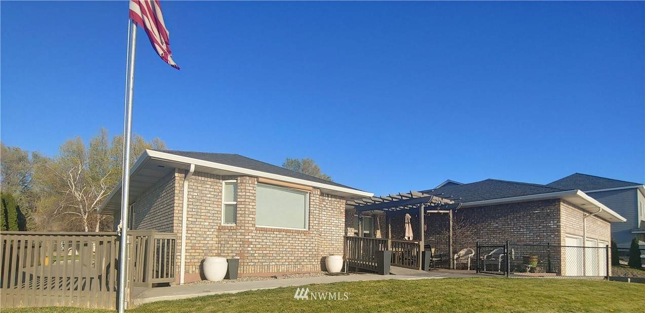 903 Easy Street - Photo 1