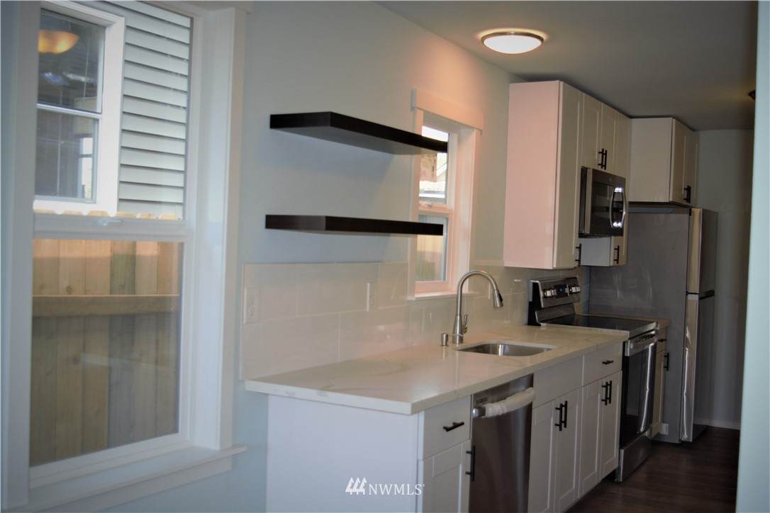 3825 Mckinley Avenue - Photo 1