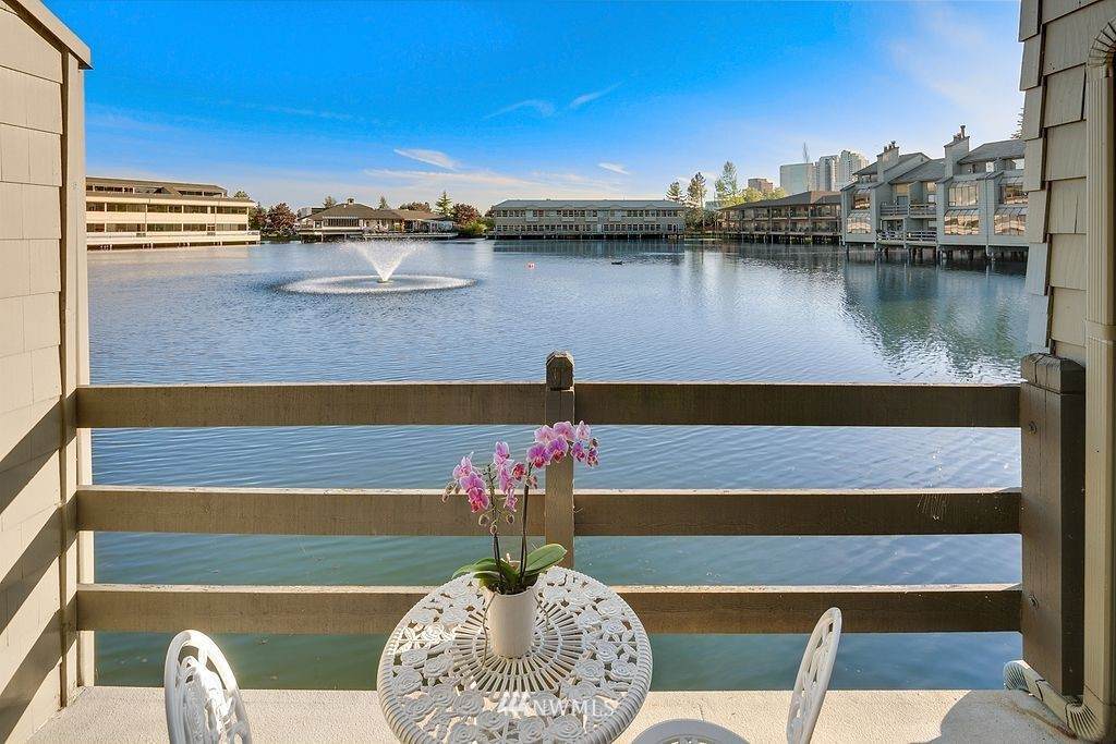4 Lake Bellevue Drive - Photo 1
