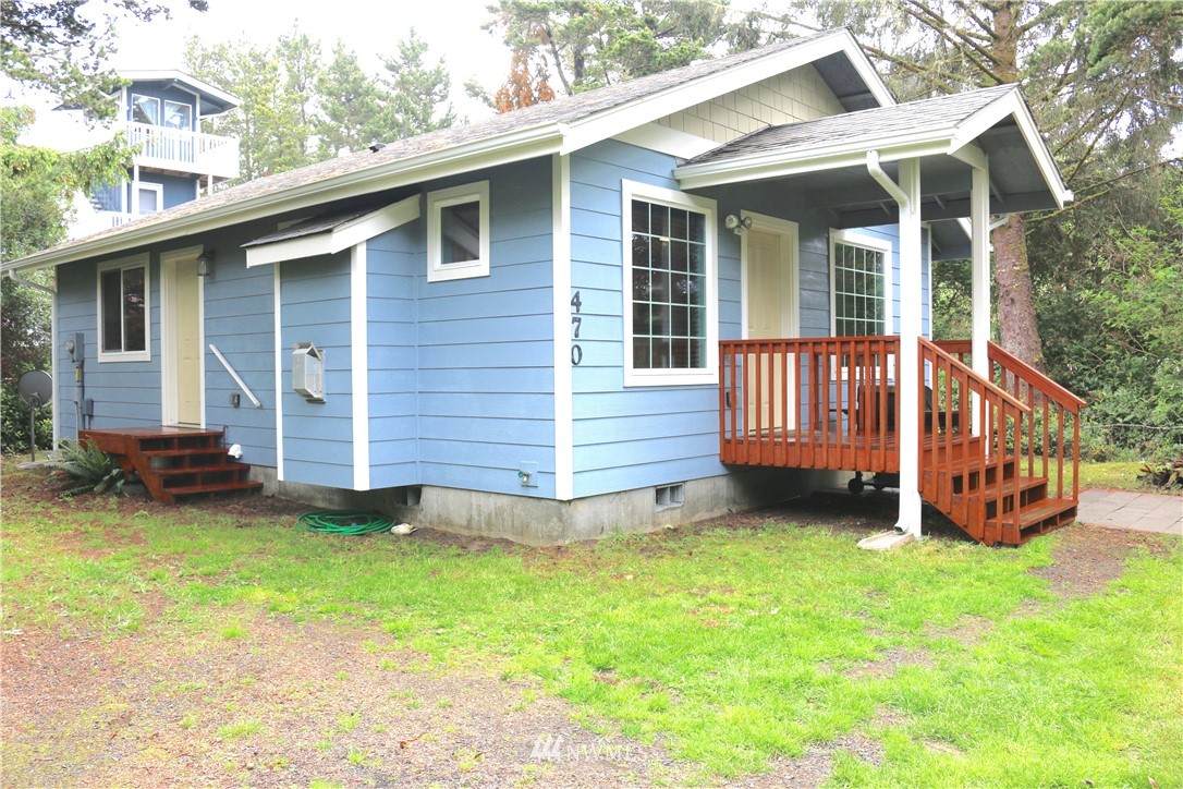 470 Cygnus Avenue - Photo 1