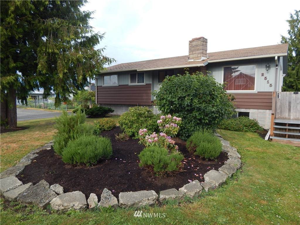 2515 Lincoln Street - Photo 1