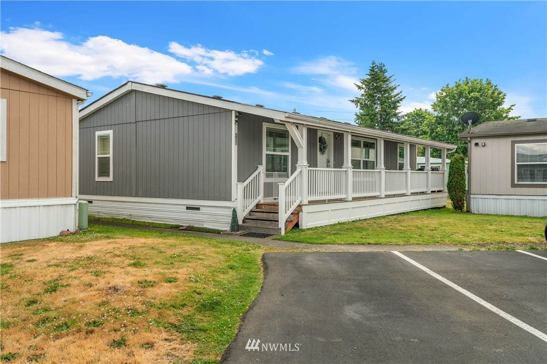 210 37th Street - Photo 1