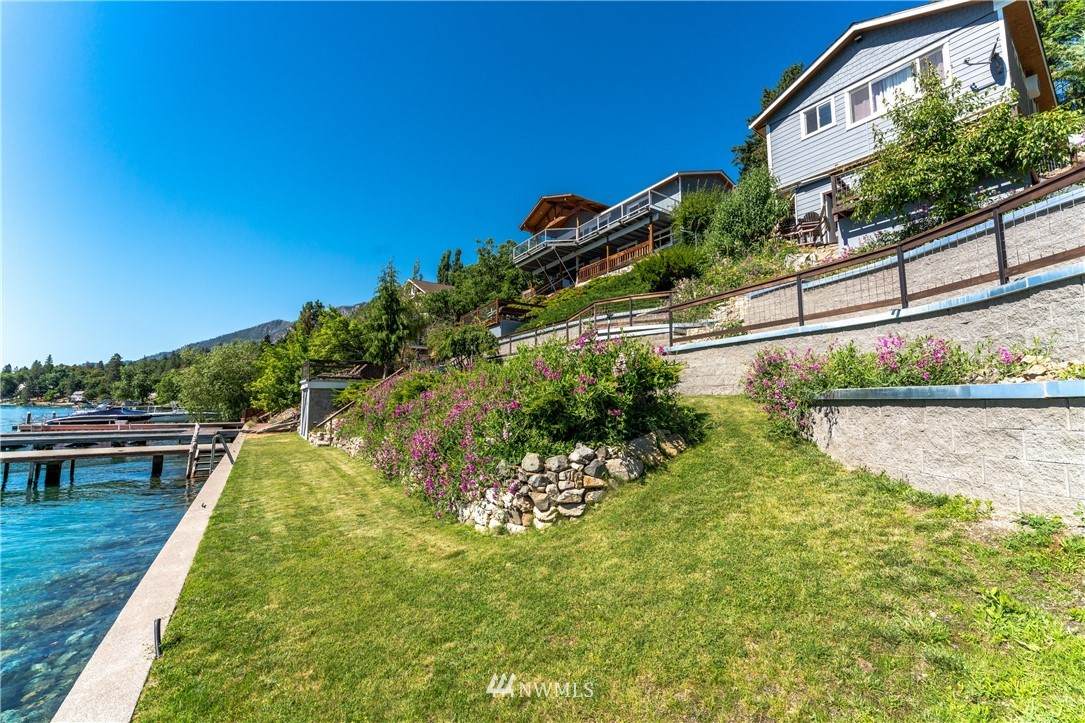 15890 Lakeshore Road - Photo 1