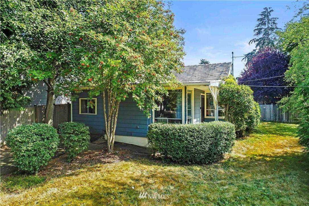 3921 97th Street - Photo 1