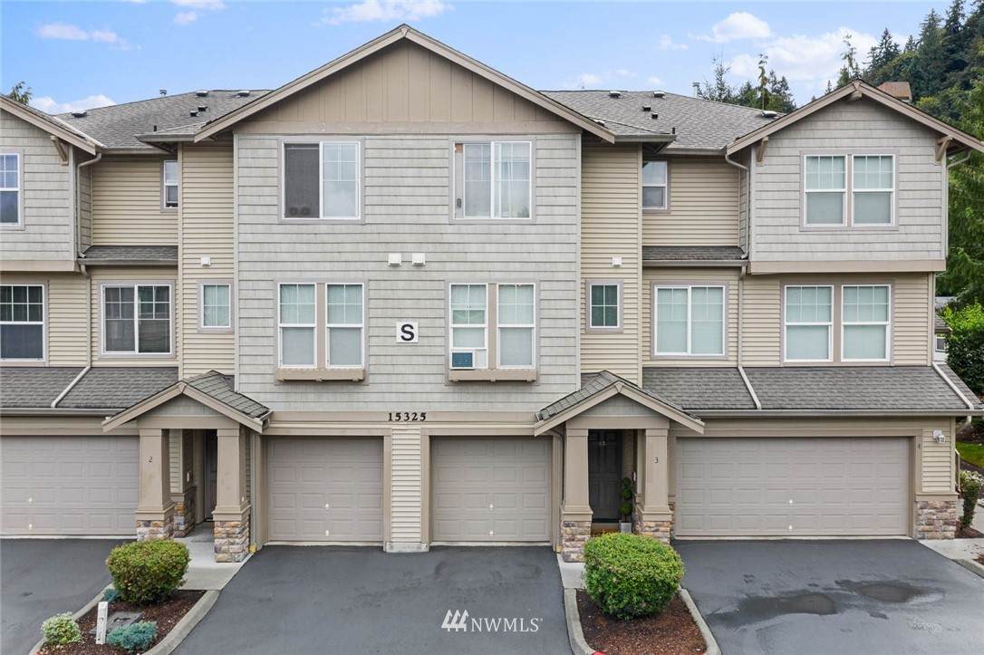 15325 155th Place - Photo 1
