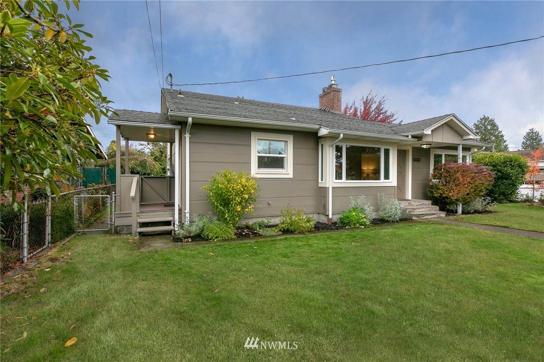 11214 Dayton Avenue - Photo 1