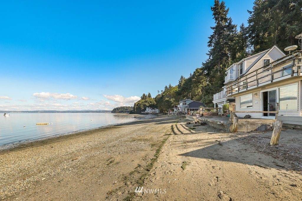 1723 Beach Drive - Photo 1