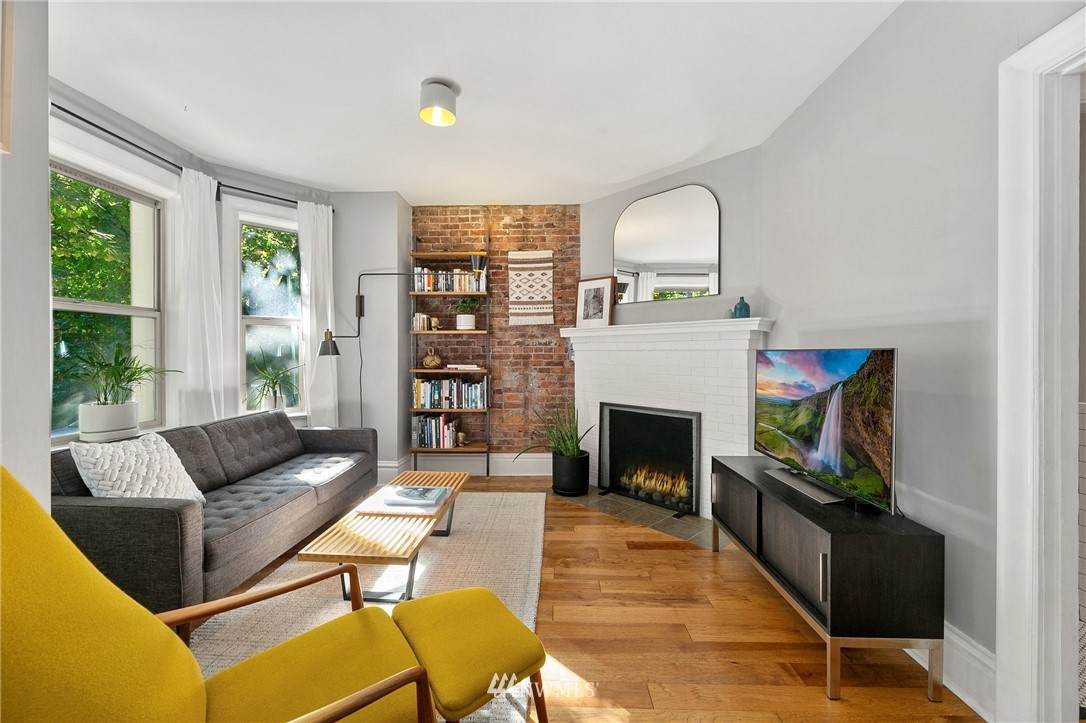 129 Warren Avenue - Photo 1