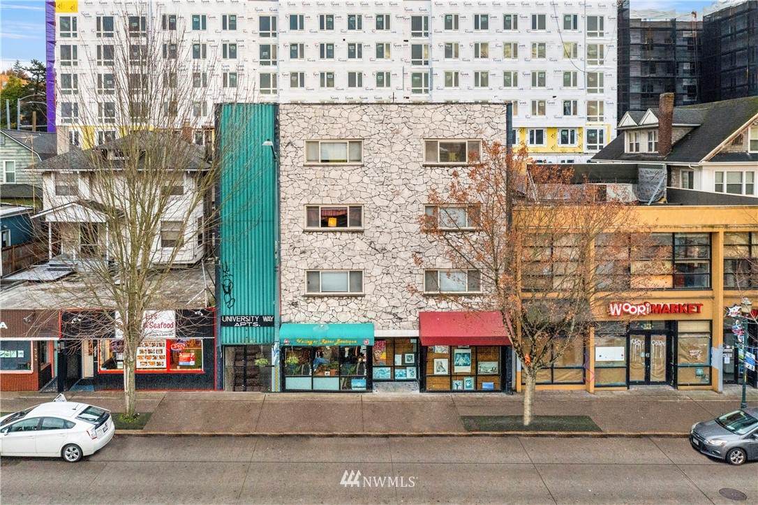 4750 University Way - Photo 1