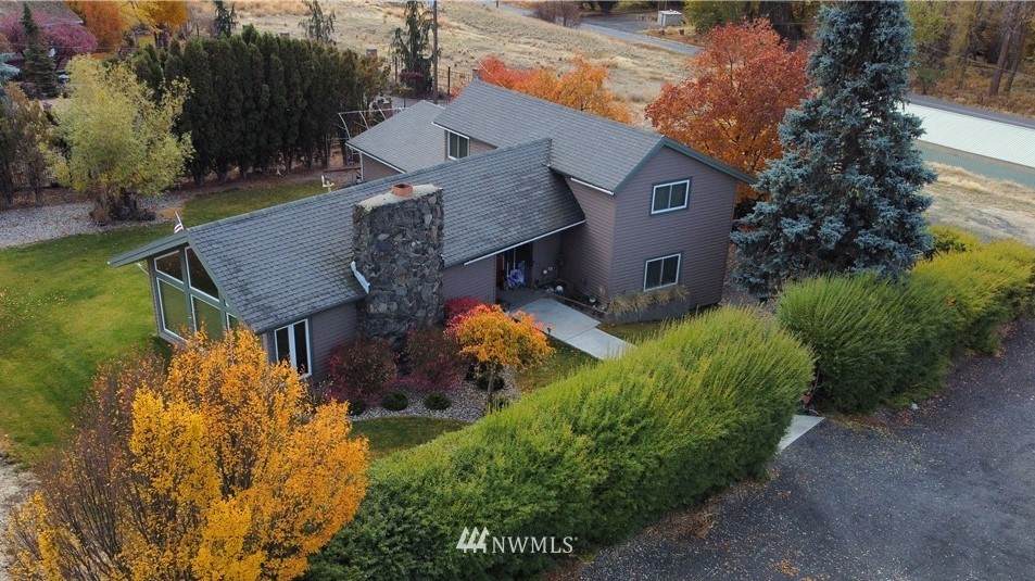 911 Armstrong Avenue - Photo 1
