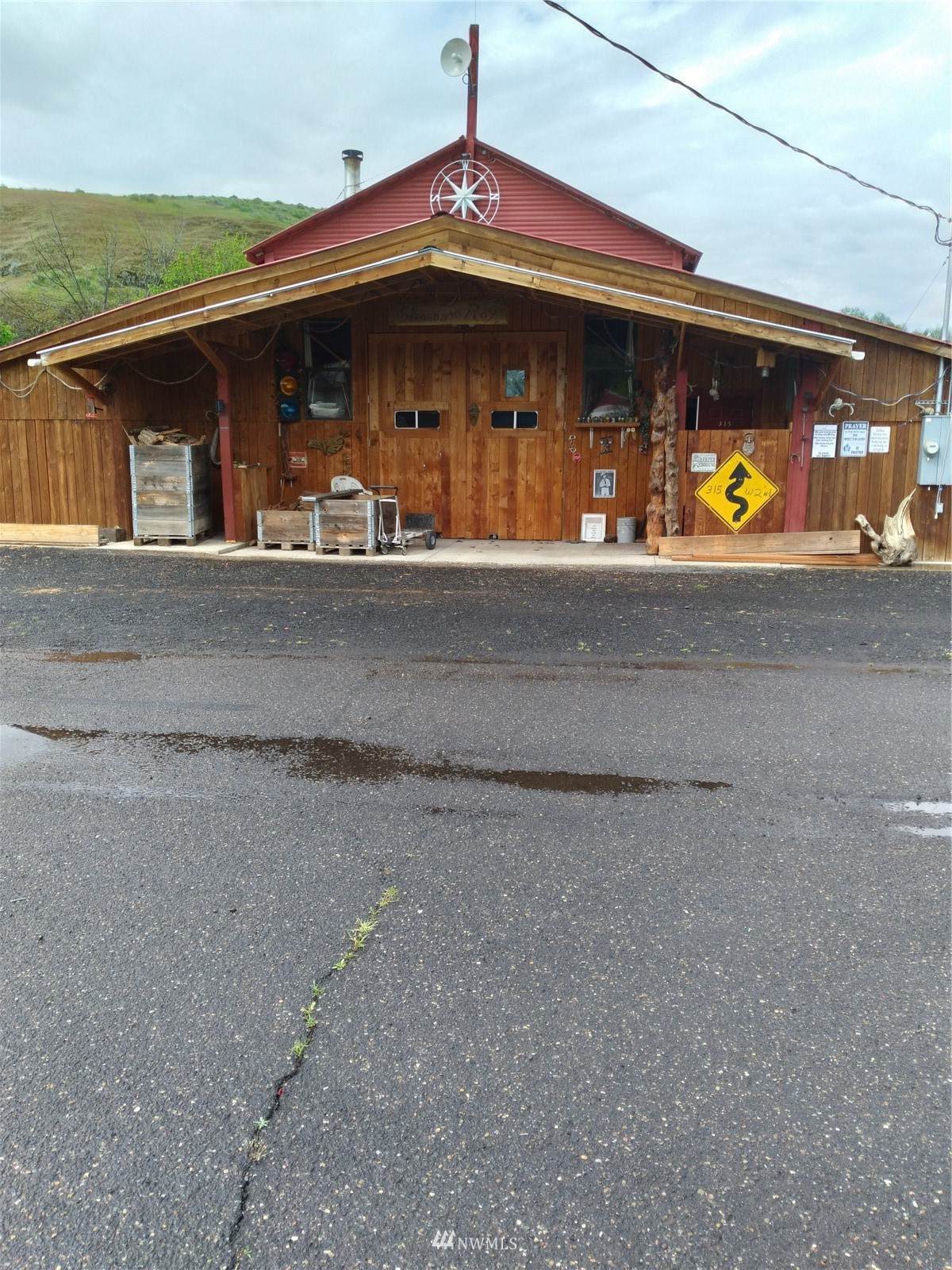 315 W 2nd - Photo 1