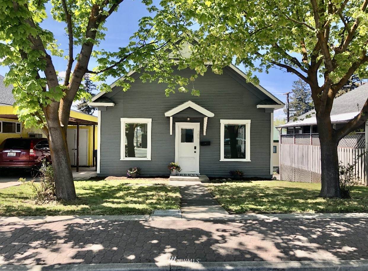 709 Water Street - Photo 1