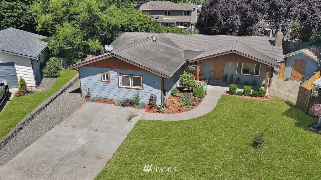 16754 252nd Court - Photo 1