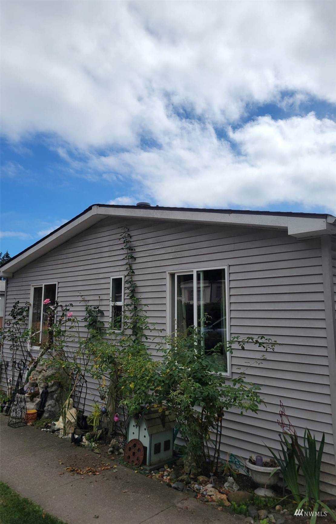 611 Cedar Avenue - Photo 1