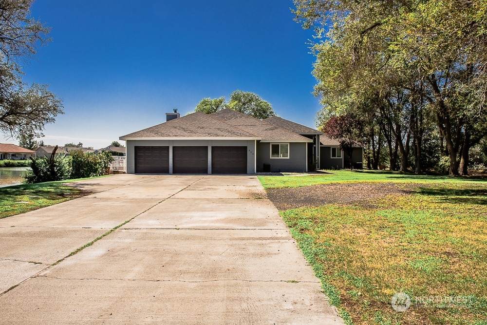 550 Sandalwood Place - Photo 1