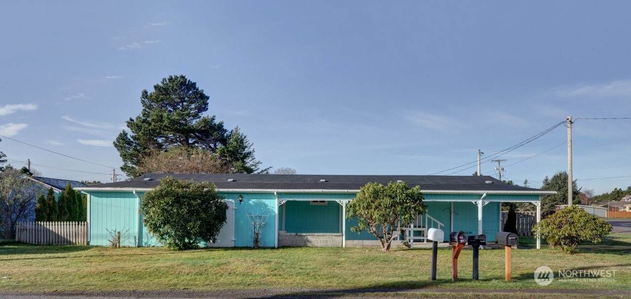 211 7th Street - Photo 1