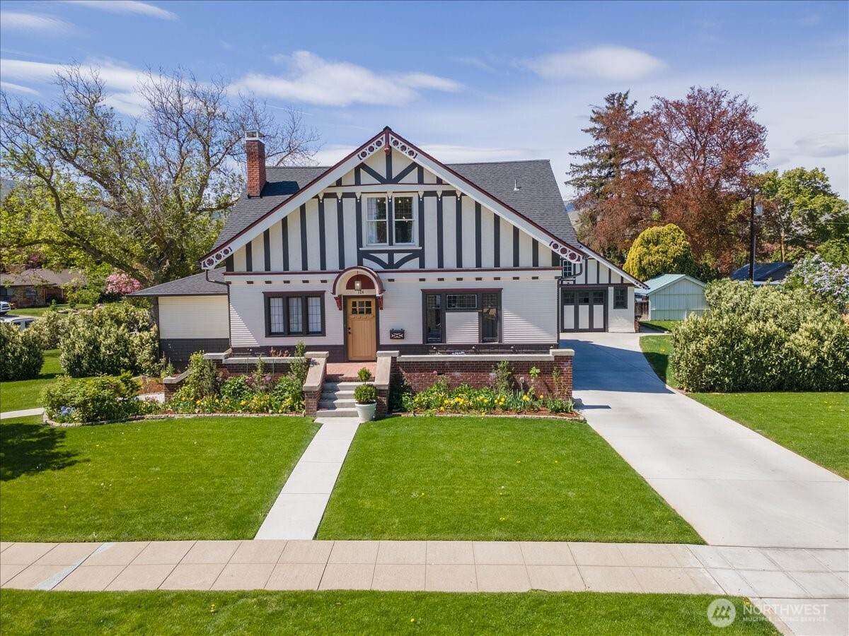 124 Franklin Avenue - Photo 1