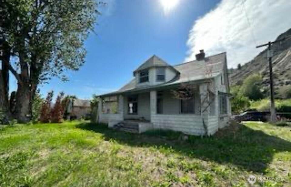193 Golden Road - Photo 1