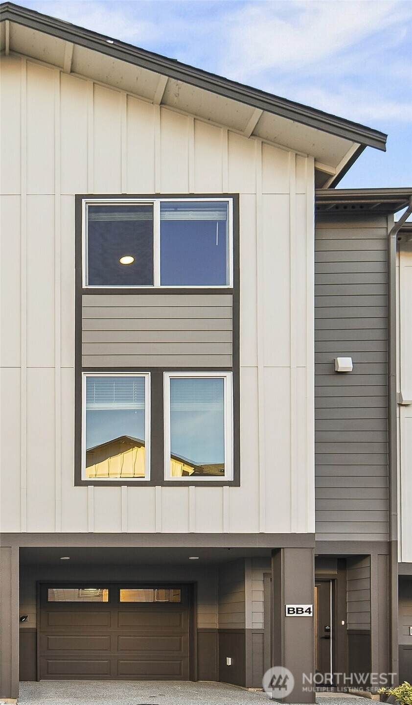 14707 87th Ave Se - Photo 1