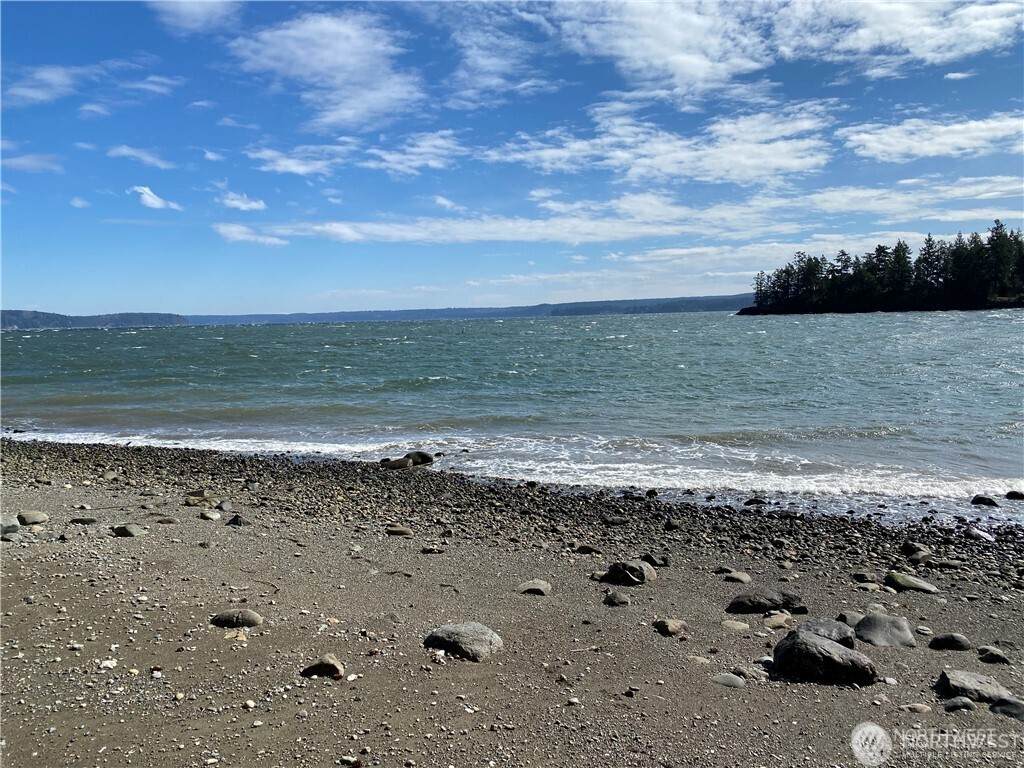 511 Pleasant Harbor Road - Photo 1