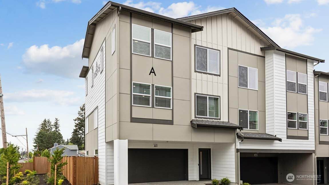 15215 35th Ave - Photo 1