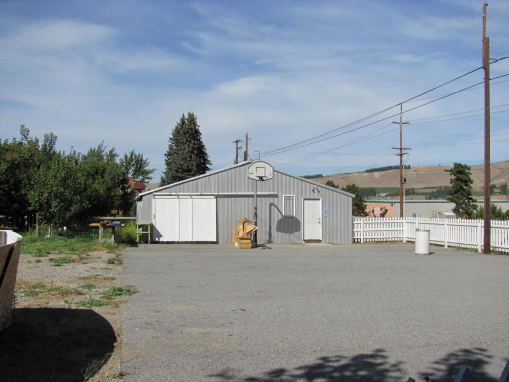 2001 Stoneridge St - Photo 1