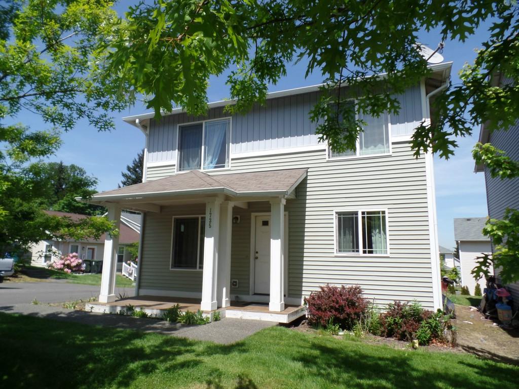 1735 40th St - Photo 1