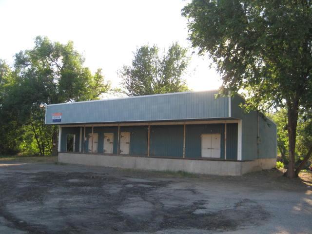 125 Railroad Ave - Photo 1